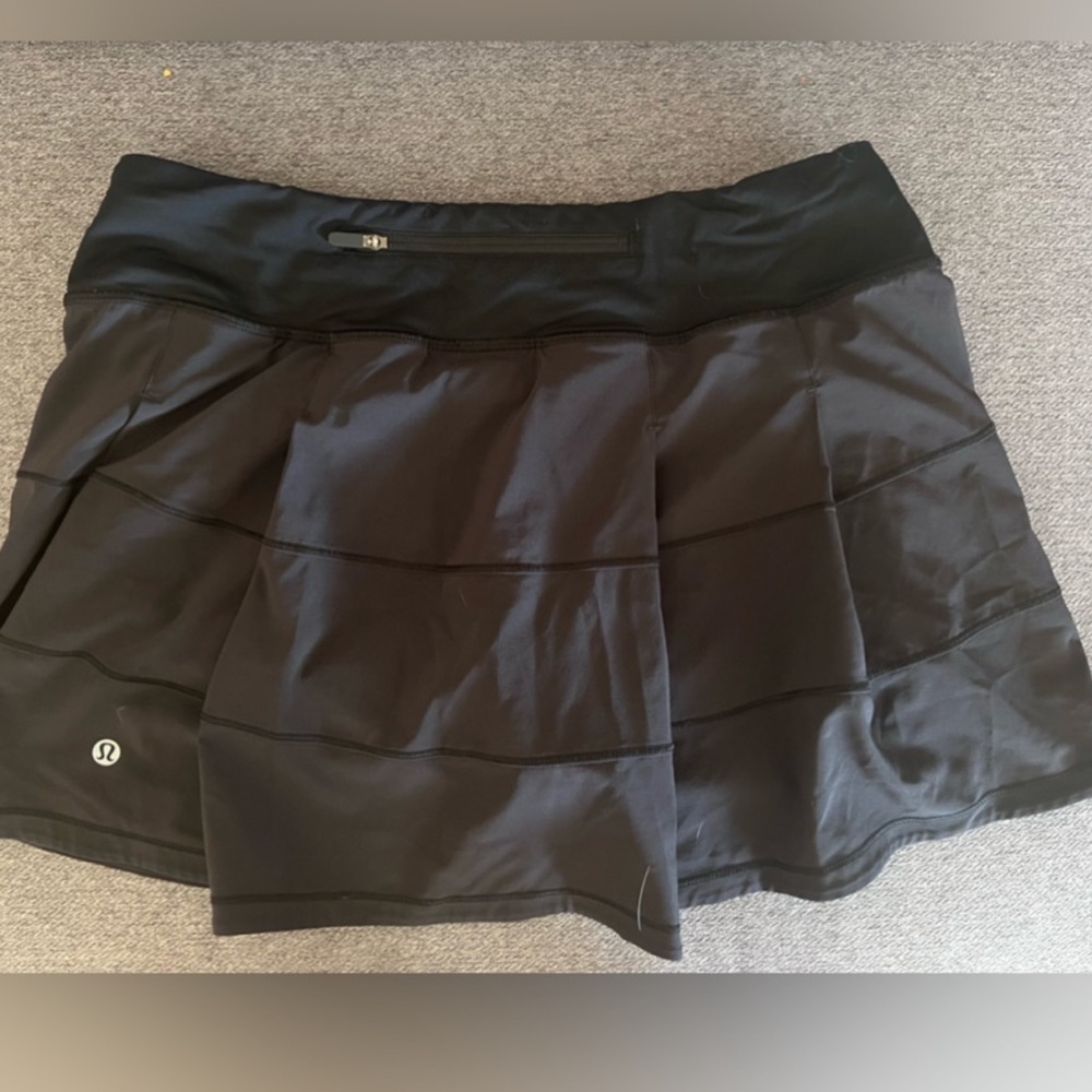 Lululemon skirt size 8